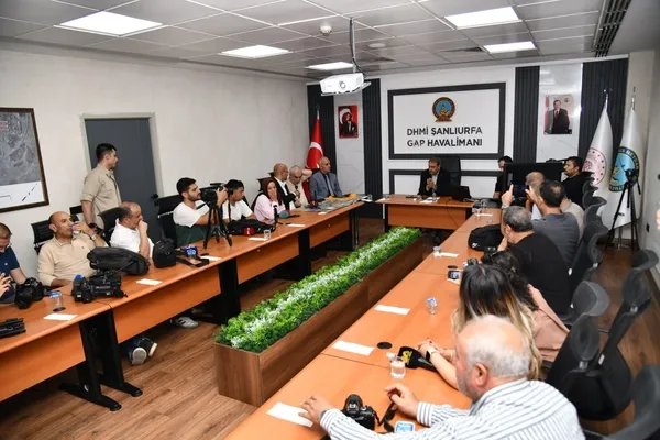 vali-sildak-teknofestte-12-milyon-ziyaretci-bekliyoruz-1790505847013.jpg