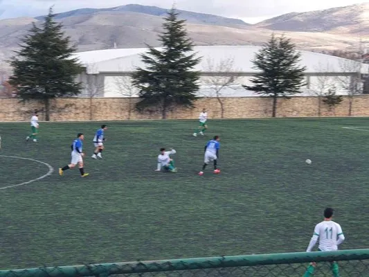 Şuhut Hisarspor, Bayatspor’a gol olup yağdı