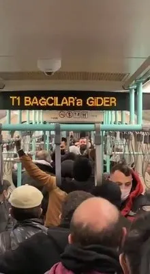 Cevizlibağ’da tramvay içinde tekme tokat kavga