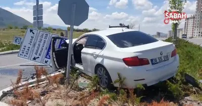 Kaza yapan otomobil refüje uçtu: 3 yaralı | Video
