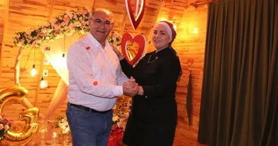 Belediye personelinden başkana evlilik yıldönümü sürprizi #adana
