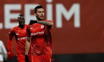 Umut Nayir, Pendikspor formasıyla 5 maçta 4 gol attı