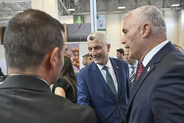 ticaret-bakani-bolat-uluslararasi-gida-urunleri-ve-teknolojileri-fuarinda-konustu-kibris-davasi-her-zaman-payi-1757018246458.jpeg