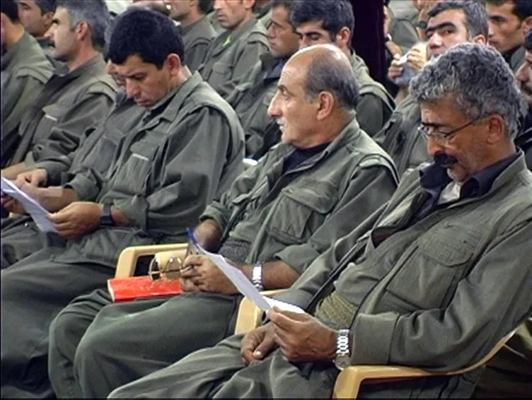 Terörist elebaşı Ferhat Abdi tutuştu: Önce ABD sonra Rusya’ya yalvardı: Bu bizim için son savaş olacak...