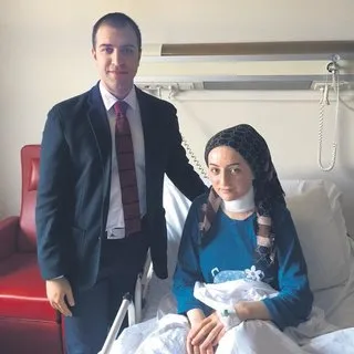 Sinir transferiyle sesine kavuştu