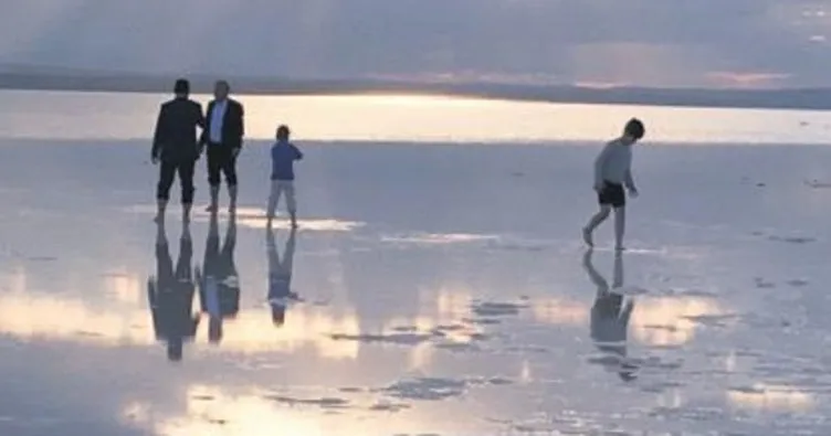 Tuz Gölü’nde gün batımı