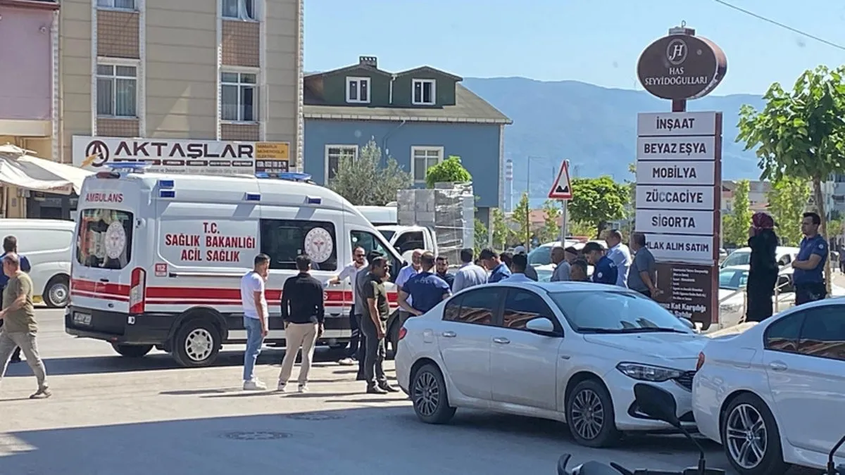 Kocaeli’de park yeri tartışmasında kan aktı: 2 kişi yaralandı!