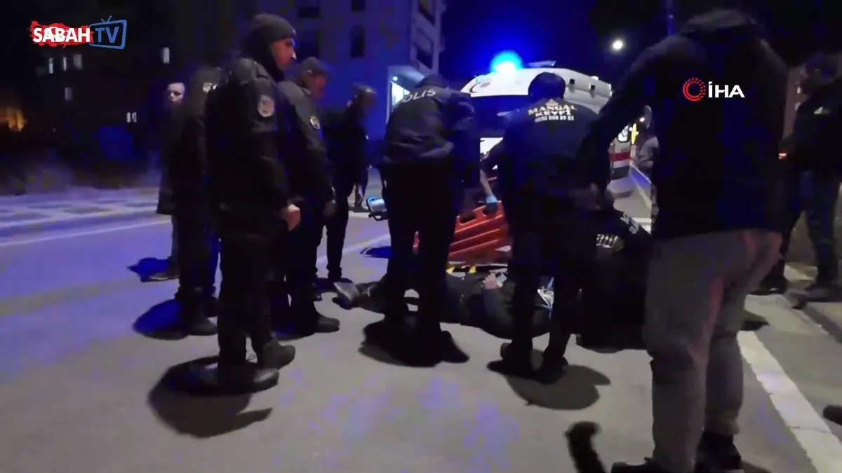 Kavga ettiği kişiye otomobille çarptı: 1 yaralı | Video videosunu izle Kavga ettiği kişiye otomobille çarptı: 1 yaralı | Video videosunu izle