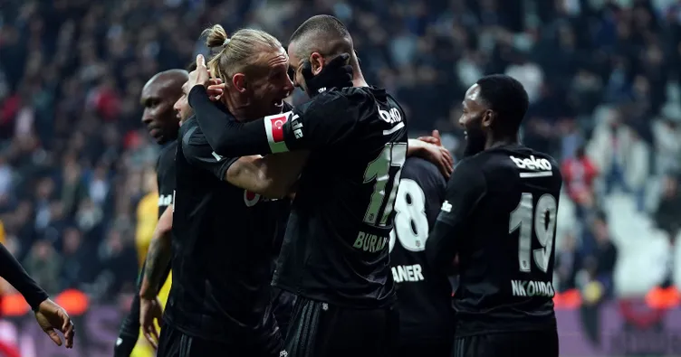 Beşiktaş’ta zirve yürüyüşü sürüyor