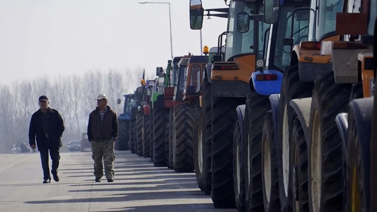 Yunanistan’da çiftçilerden yol kapatma kararı: Selanik-Atina hattı kilitleniyor Yunanistan’da çiftçilerden yol kapatma kararı: Selanik-Atina hattı kilitleniyor