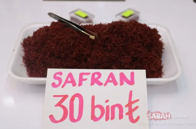 Cımbızla toplayıp, araba fiyatına satıyorlar! Dünyanın en pahalı bitkilerinden biri: Safran