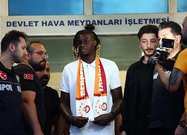 son-dakika-okan-buruk-acikladi-icardi-galatasarayda-kalacak-mi-carpici-transfer-sozleri-1784029605026.jpg