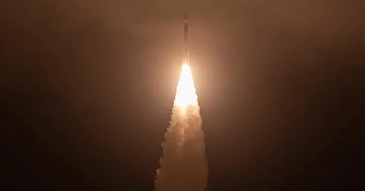 NASA buzul inceleme uydusu başarıyla fırlattı