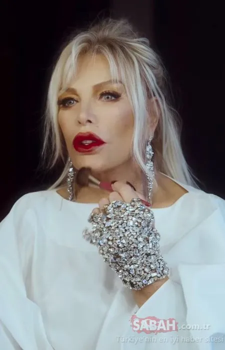 Ajda Pekkan için kesenin ağzını açtılar! Süperstar Ajda Pekkan sadece 24 saniye göründü aldığı ücret dudak uçuklattı!