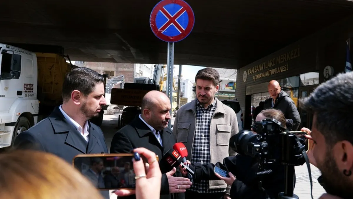 AK Parti Eskişehir İl Başkanı ziyaret etti, sorunları dinledi: Vatandaş Hamamyolu’ndaki manzaraya isyan etti… AK Parti Eskişehir İl Başkanı ziyaret etti, sorunları dinledi: Vatandaş Hamamyolu’ndaki manzaraya isyan etti…