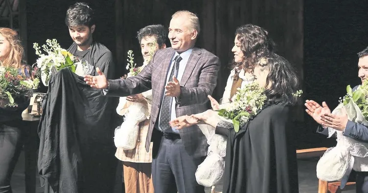 Denizli Büyükşehir Tiyatrosu’na 3 ödül