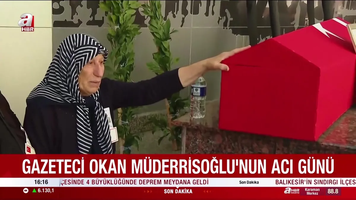 Baba Müderrisoğlu dualarla uğurlandı | Video videosunu izle Baba Müderrisoğlu dualarla uğurlandı | Video videosunu izle