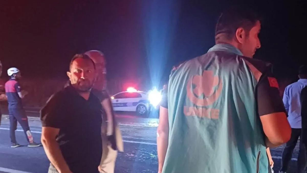 Şanlıurfa’da otomobil tahliye kanalına uçtu: 1 ölü, 2 yaralı Şanlıurfa’da otomobil tahliye kanalına uçtu: 1 ölü, 2 yaralı