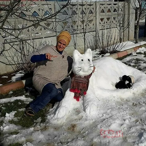 Kar birikintileri ile ’kardan kedi’ yaptılar!