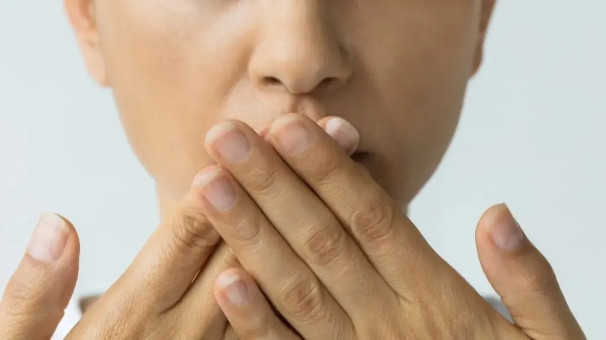 Oruçluyken küfür etmek, kötü söz söylemek orucu bozar mı? Diyanet ile cevaplandı!