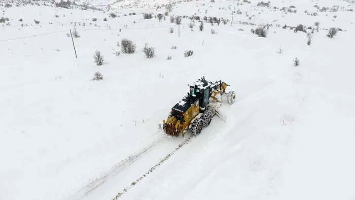 Erzincan’da kar ve tipiden kapanan 89 köy yolu ulaşıma açılıyor