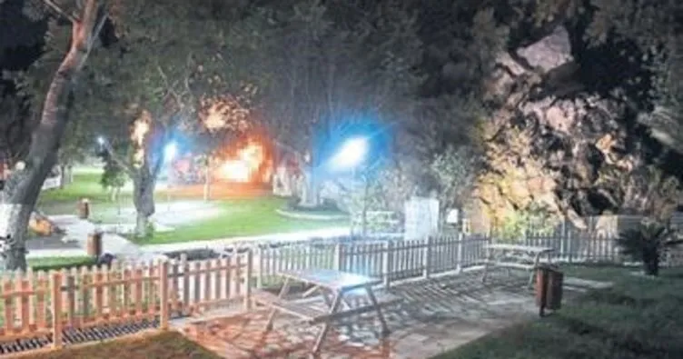 Konyaaltı’daki parklar ışıl ışıl