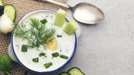 Bu yaz sıcaktan bunalanlara müjde! Ferahlatan soğuk çorba tarifi