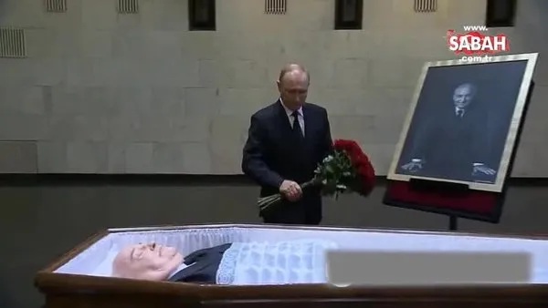 Rusya Devlet Başkanı Vladimir Putin’den Mihail Gorbaçov’a veda! Putin tabutuna çiçek bıraktı! | Video
