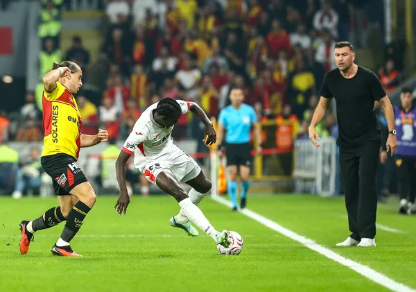 goztepe-galibiyet-serisini-3-maca-cikardi-corum-fk-maglup-oldu-1792951365956.jpg