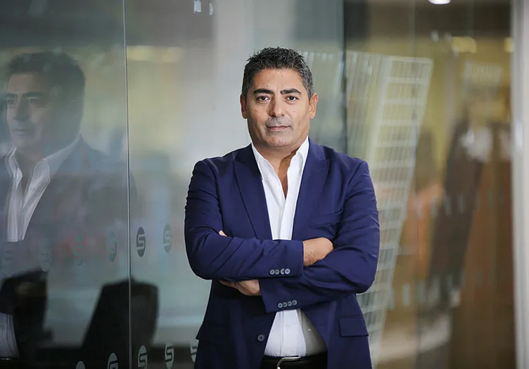 HALK TV'nin patronu Cafer Mahiroğlu devlete meydan okuyor! Çifte suç duyurusuna rağmen kaçağa devam