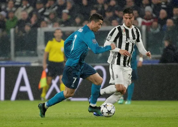 Cüneyt Çakır UEFA Şampiyonlar Ligi Juventus - Real Madrid maçına damga vurdu