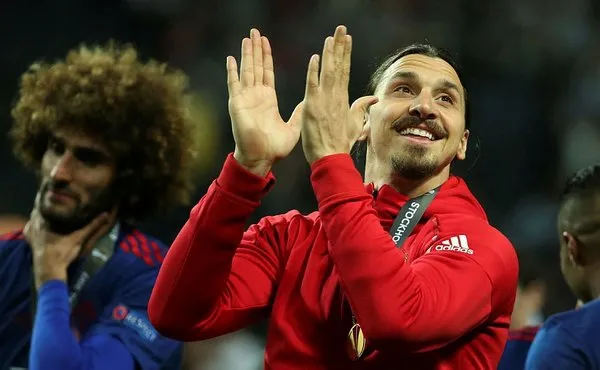 Manchester United, Zlatan Ibrahimovic'in sözleşmesini fesh etti!