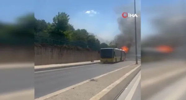 atasehirde-korku-dolu-anlar-iett-otobusu-alev-alev-yandi-1784201922454.png