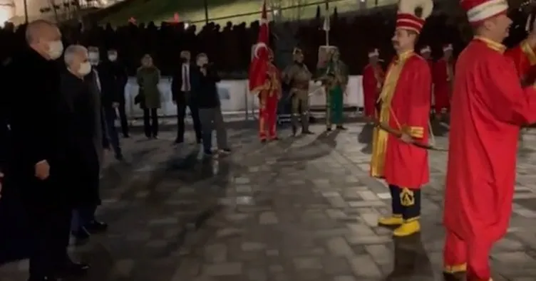 Başkan Erdoğan Demokrasi ve Özgürlükler Adası’nda mehter takımının çaldığı marşı dinledi