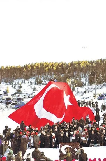 Şehitlerin emaneti gençlerin omzunda