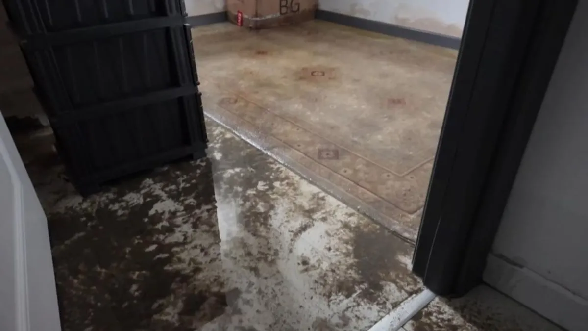 Beylikdüzü'nde sağanak nedeniyle 2 daireyi su bastı