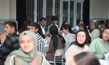 Şanlıurfa Valisi Salih Ayhan öğrencilerle iftar yaptı