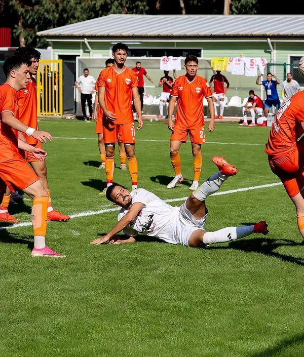 beraberligin-faturasi-agir-oldu-futbolculara-71er-bin-tl-ceza-1793445201664.jpg