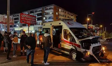 Tunceli’de ambulans ile otomobil çapıştı: Çok sayıda yaralı var