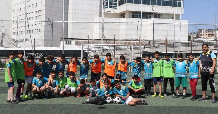 Haliliye’de futbol okulunda yetenekli gençler yetişiyor