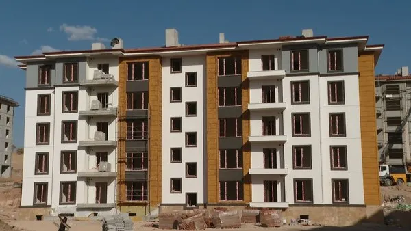 kahramanmaras-depreminin-ardindan-elazigda-2-bin-936-deprem-konutunun-insasi-suruyor-1695283041390.jpg