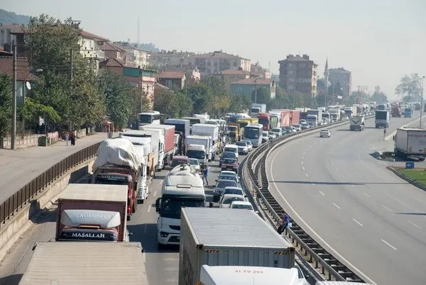 TEM'i kilitleyen kaza