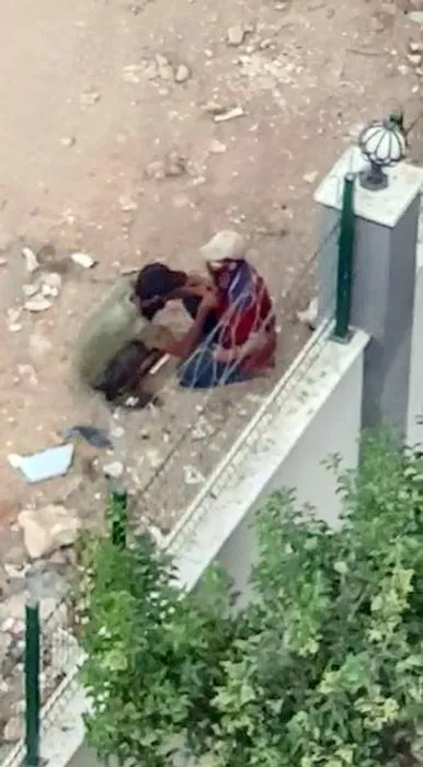 Son dakika haberi: Antalya'da şok görüntüler! Şırıngayı boynuna sapladı...