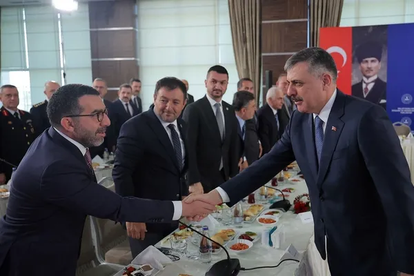 bakan-ciftci-yil-sonuna-kadar-sokak-kopegi-sorunu-bitecek-1781702157204.jpg