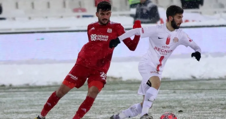 Sivasspor 1 - 1 Antalyaspor Maçın özeti ve gollerini izle