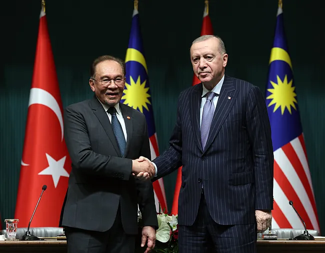 iletisim-baskani-duran-turkiye-malezya-iliskileri-belirleyici-rol-oynayacak-1767815876053.jpeg İletişim Başkanı Duran: Türkiye-Malezya ilişkileri belirleyici rol oynayacak
