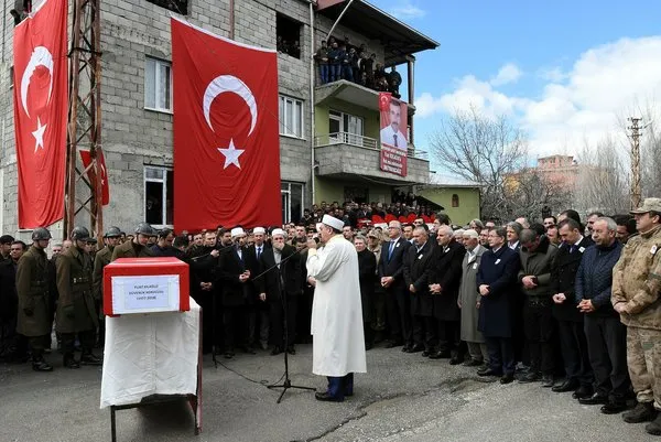 Şehit edilen güvenlik korucusu Fuat Kılağus Edremit'te son yolculuğuna uğurlandı