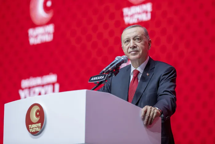 son-dakika-turkiyenin-yuzyili-icin-buyuk-gun-baskan-erdogan-vizyon-belgesini-acikladi-ilk-hedefimiz-yeni-anaya-1666976423802.jpg