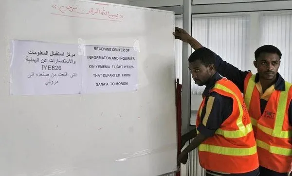 Yemen yolcu uçağı düştü