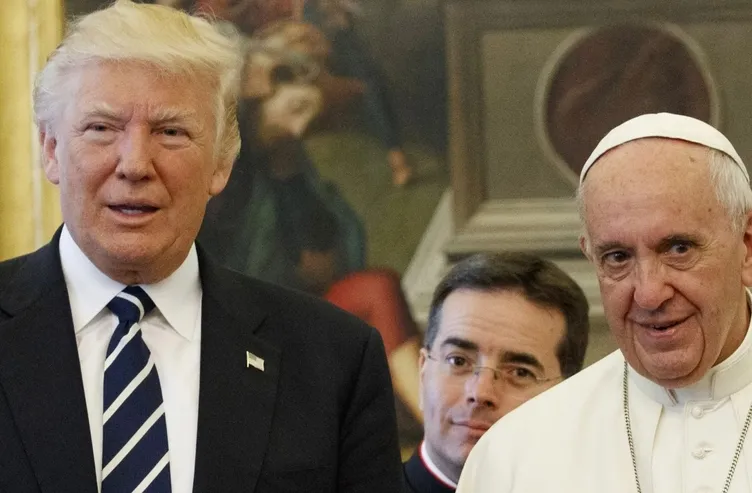 ABD Başkanı Trump ’yeni Papa’ oldu! O fotoğraf olay oldu